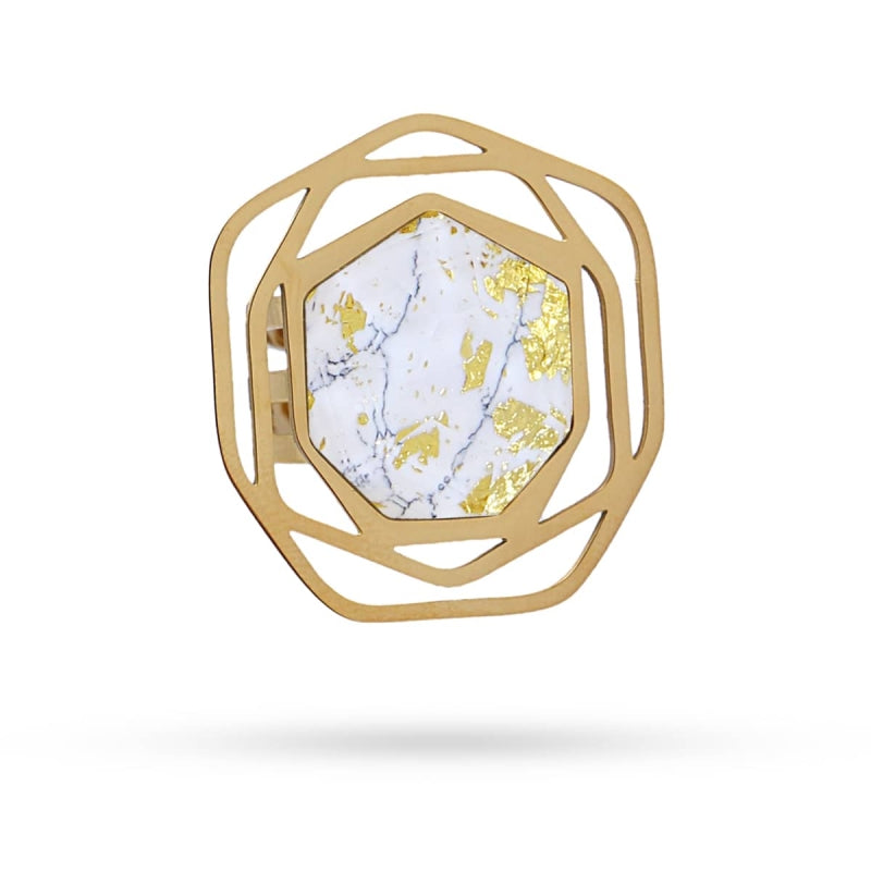 Anillo de acero quirúrgico con forma geométrica con una piedra de textura de mármol en blanco acabado oro - mbyou