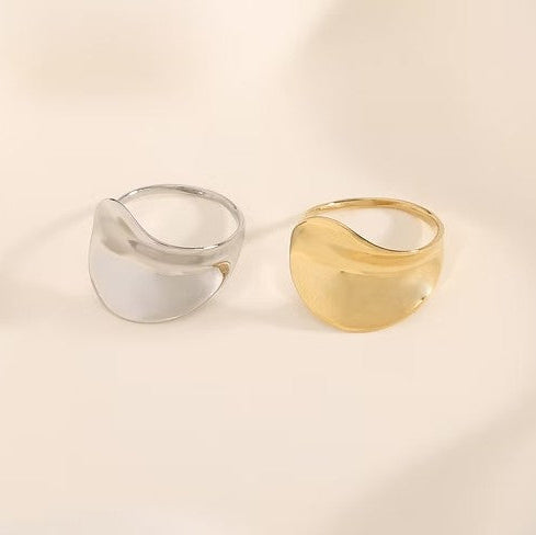 Anillo de acero fino con forma irregular doblada - Moments by You