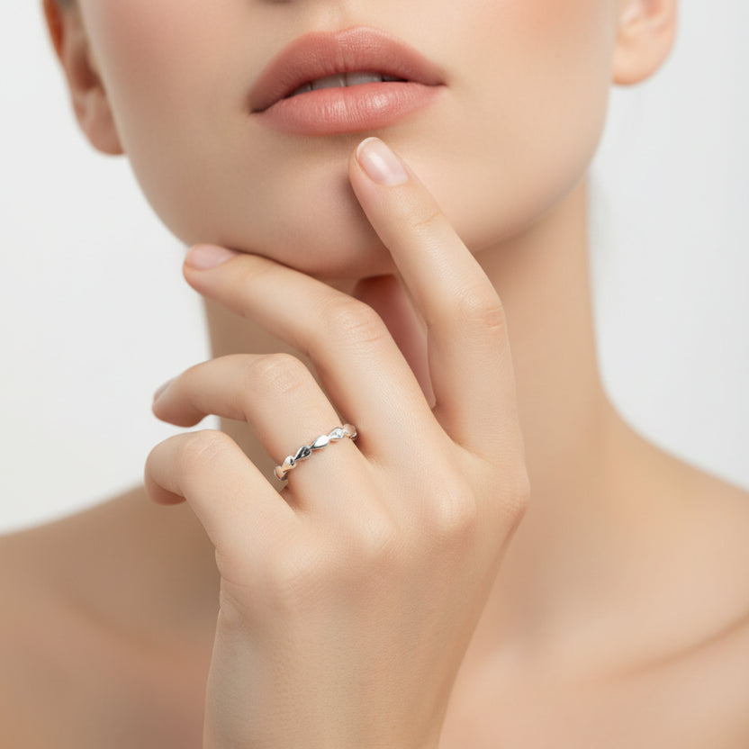 Anillo de acero con triángulos unidos entre sí acabado plata - Moments by You