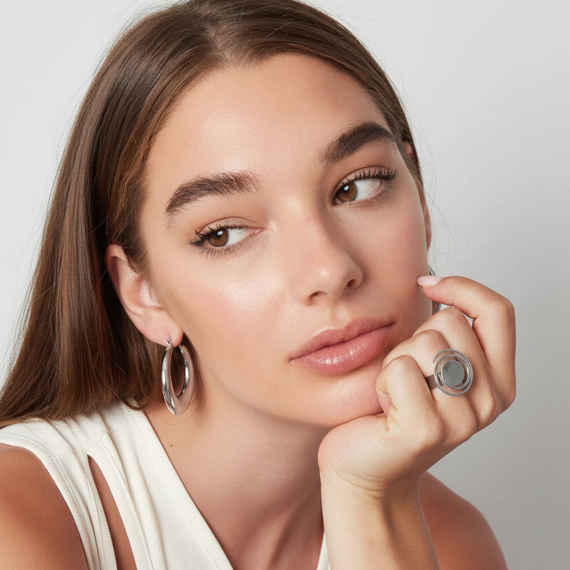 Anillo de acero grande con forma circular irregular en acabado plata - Moments by You