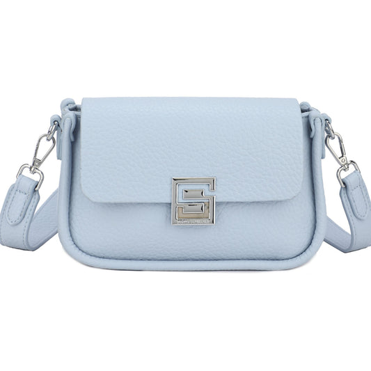 Bolso tipo bandolera efecto piel con detalles en plata y color azul claro bebé