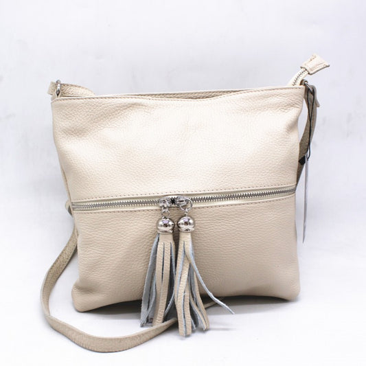 Bolso de piel 100% auténtica bandolera con detalle de cremalleras delanteras en plata color beige