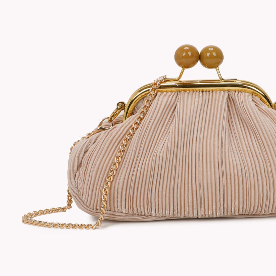 Bolso de mano de fiesta tejido arrugado beige