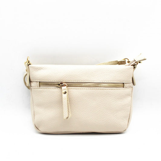 Bolso de piel tipo sobre de mano y bandolera con cremalleras acabado beige