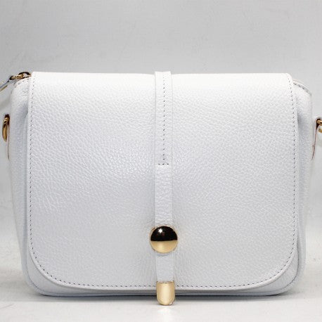 Bolso de piel 100% auténtica bandolera con solapa y tira de piel con detalle dorado color blanco