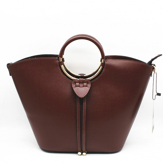 Bolso tipo capazo de piel 100% vacuno con un asa metálica redonda dorada color marrón chocolate - mbyou