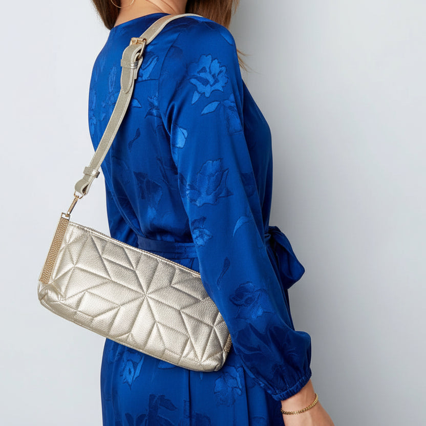 Bolso fiesta alargado con efecto acolchado y detalles metálicos - Moments by You