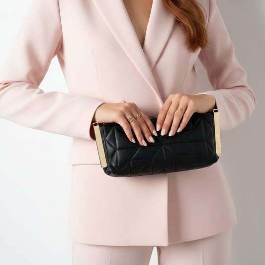 Bolso fiesta alargado con efecto acolchado y detalles metálicos - Moments by You