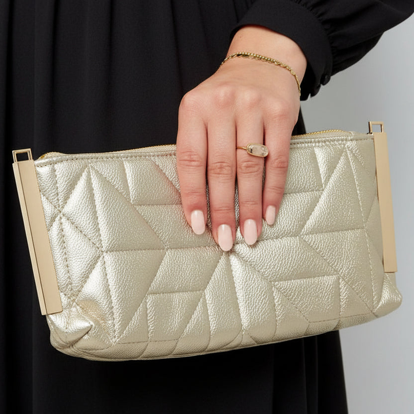 Bolso fiesta alargado con efecto acolchado y detalles metálicos - Moments by You