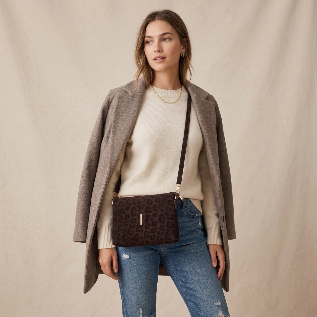 Bolso bandolera con estampado animal print en burdeos y chocolate - Moments by You