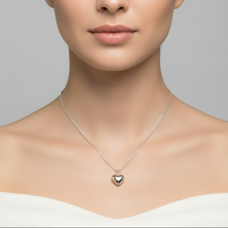 Collar de acero inoxidable con colgante en forma de corazón