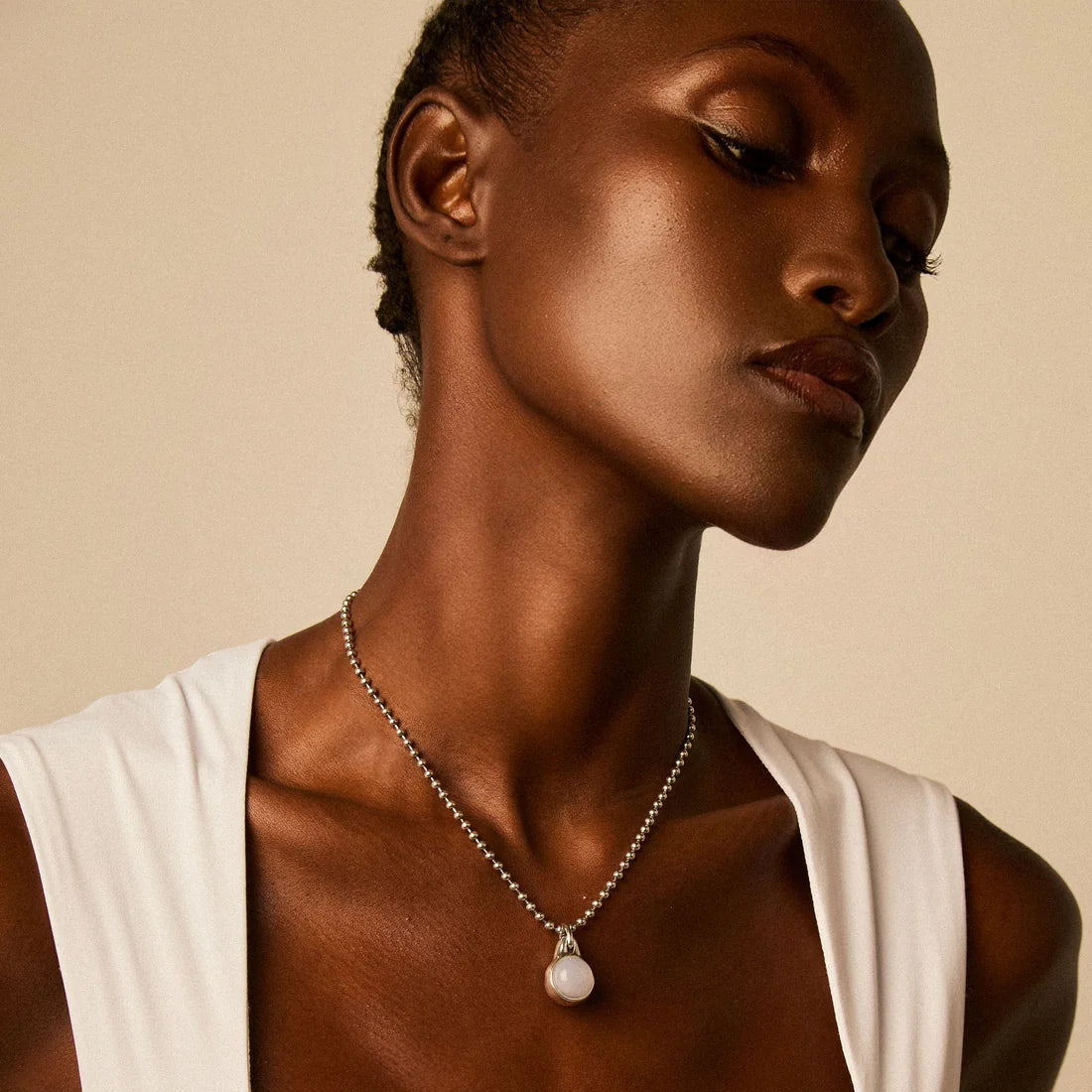 Collar baño de plata s925 con bolitas y piedra natural semipreciosa de ojo de tigre acabado plata - Vidda jewelry - mbyou