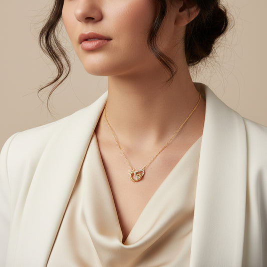 Collar de corazones entrelazados con texturas y circonitas - Moments by You