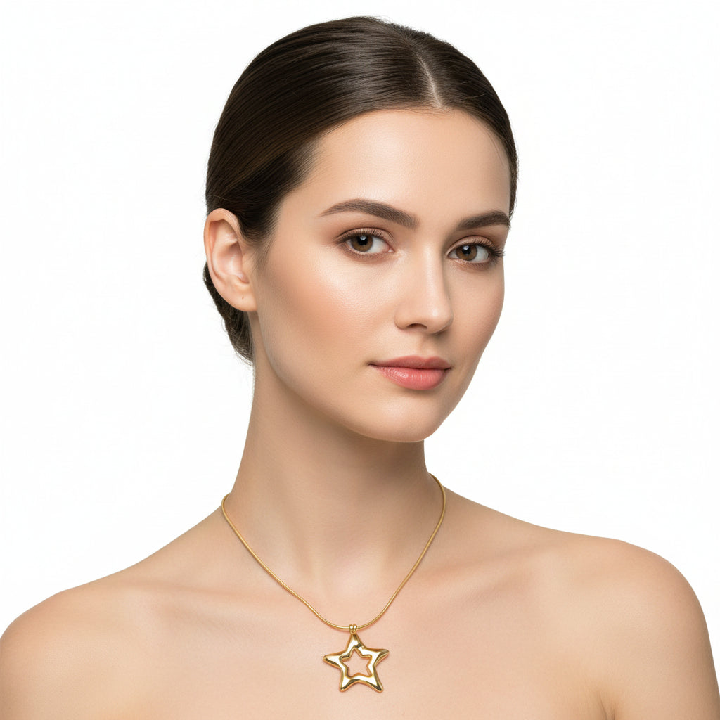 Collar largo de acero con forma de estrella acabado oro - Moments by You