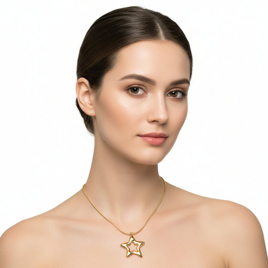Collar largo de acero con forma de estrella acabado oro - Moments by You