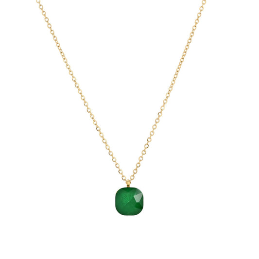 Collar de acero con cristal de color verde acabado oro