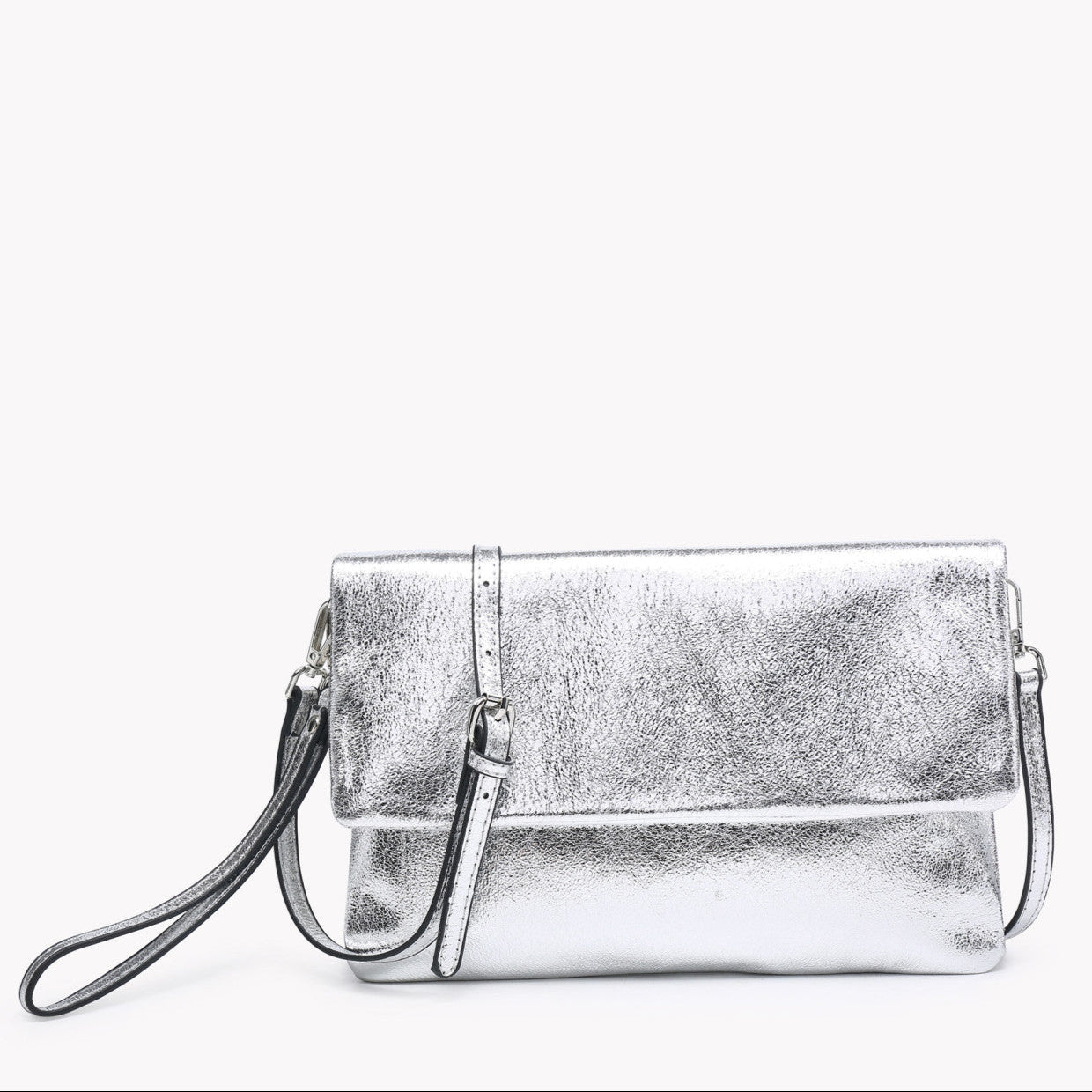 Bolso bandolera estilo sobre con solapa plata metalizado