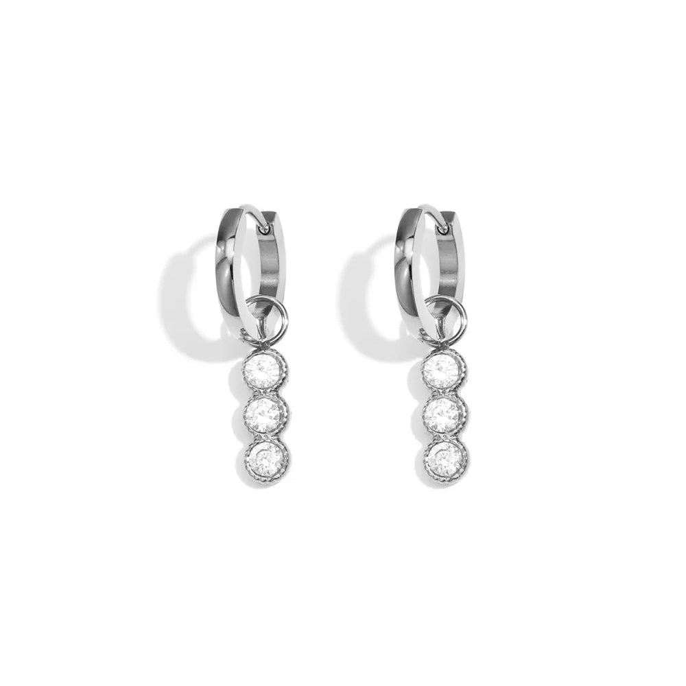 Pendientes acero de clip con circonitas en alineadas en acabado plata - Moments by You