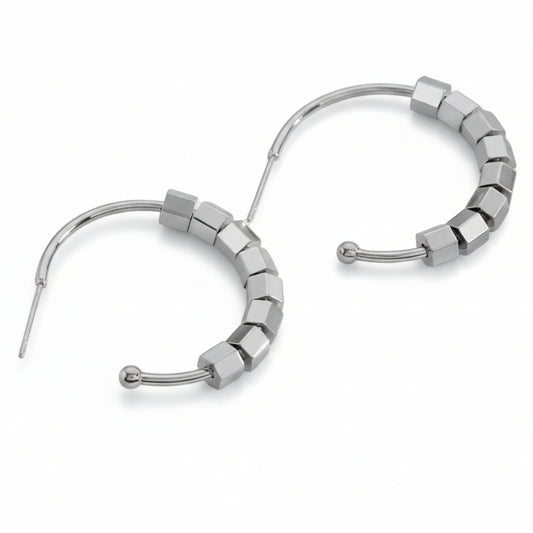 Pendientes de acero inoxidable tipo aro con figuras geométricas dentro - Moments by You