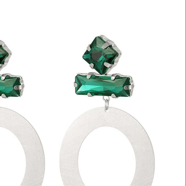 Pendientes de metal con cristales en color verde y un aro con acabado mate plata - mbyou