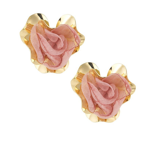 Pendientes forma de flor con tela rosa claro y metal acabado oro- mbyou