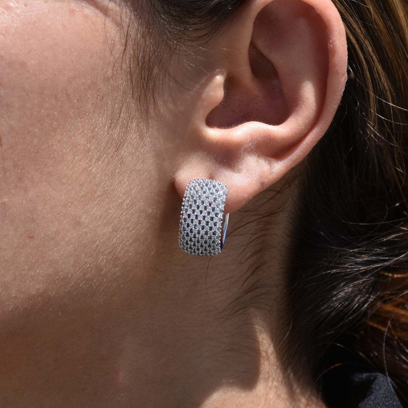 Argollas de metales reciclados con mini circonitas acabado oro blanco - mbyou