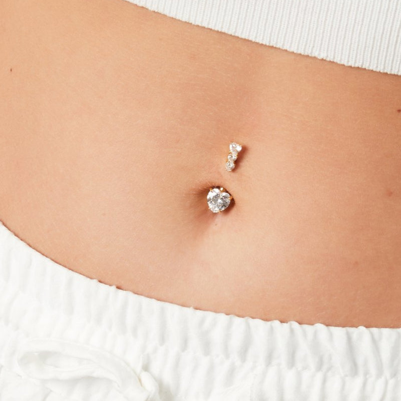 Piercing del ombligo en forma de corazón con circonitas  - mbyou