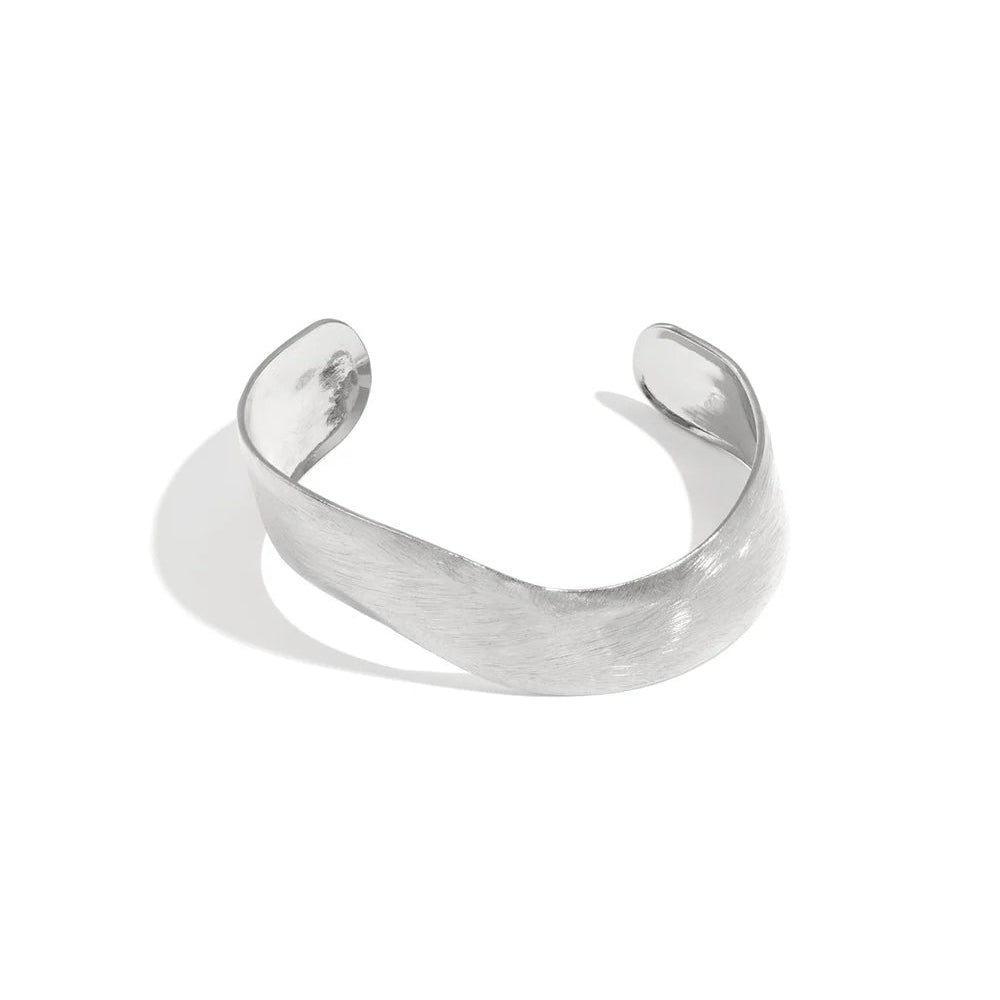 Pulsera irregular rígida abierta en acabado mate y efecto rallado - Moments by You