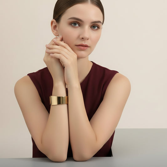 Pulsera de apertura gruesa y rígida en acabado liso y brillante - Moments by You