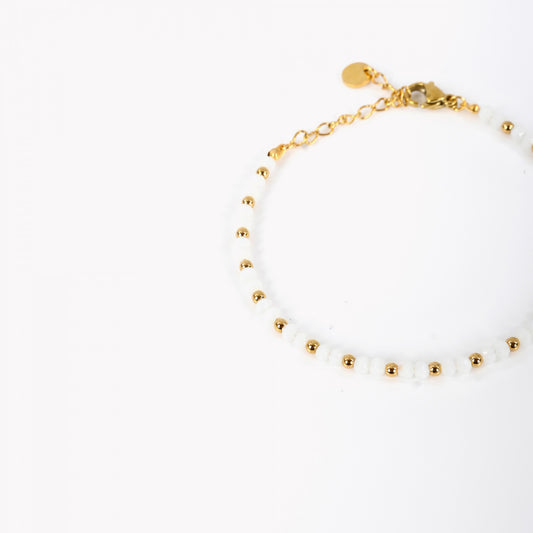 Basic golden ball bracelet