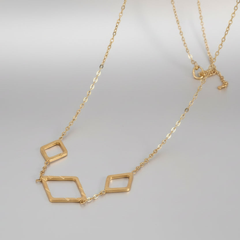 Collar de acero fino con figuras geométricas huecas con textura - Moments by You
